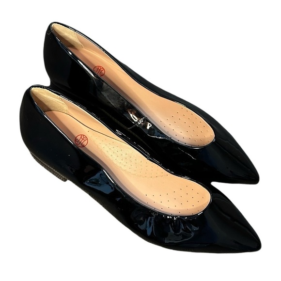 NEW Marc Joseph Bianca Patent Leather Pointed Toe Flats in Black - Picture 2 of 8